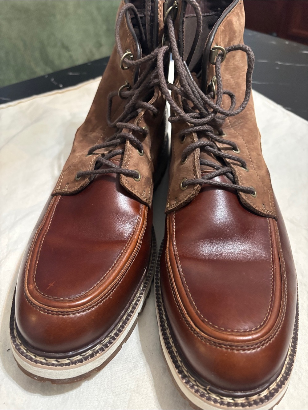 Timberland Two-Tone Brown Leather & Suede Men's Britton Hill Chuka boots - Picture 6 of 6